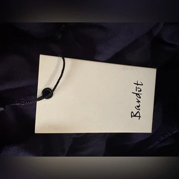 Bardot NWT Emily Ruffled Floral Print Bodysuit in a navy blue color. size 12 - Picture 6 of 7